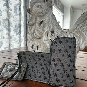 Dooney & Bourke 3 pc set EUC